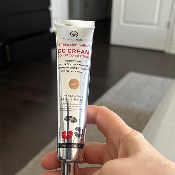 Young Vision Other - Young Vision CC Cream - Dark Shade